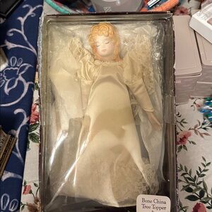 Vintage Russ Berry Bone China Tree Topper